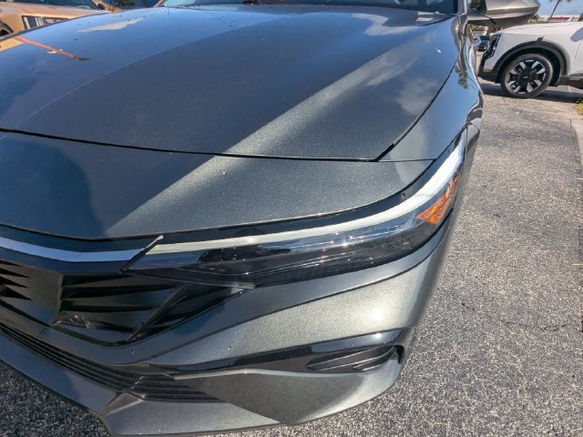 Used 2025 Hyundai Elantra SEL FWD image 10