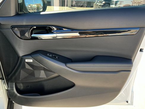 Used 2025 Kia Seltos SX image 24