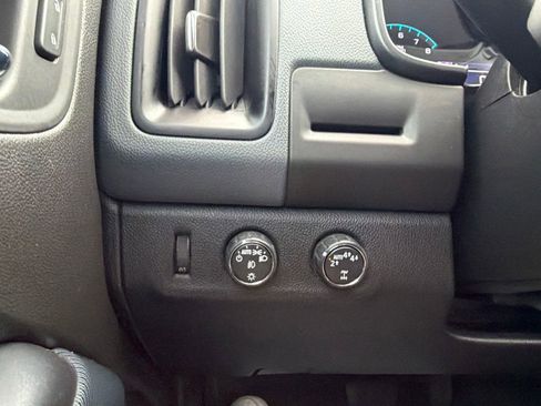 Used 2017 Chevrolet Colorado Z71 AWD/4WD image 17