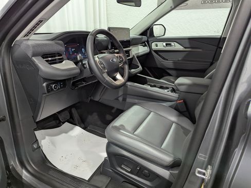 Used 2026 Ford Explorer Active w/ Active Comfort Package AWD/4WD image 17
