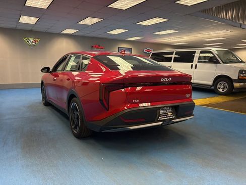 Used 2025 Kia K4 EX image 9