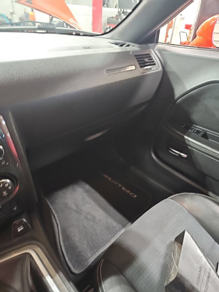 Used 2009 Dodge Challenger SRT8 RWD image 5