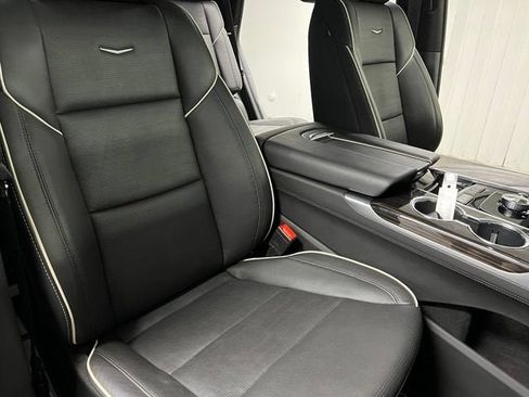 Certified 2026 Cadillac Escalade Luxury AWD/4WD image 19