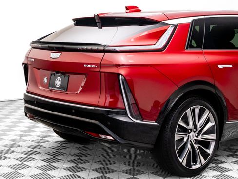 Certified 2024 Cadillac Lyriq Luxury w/ LPO, Floor Liner Package image 41