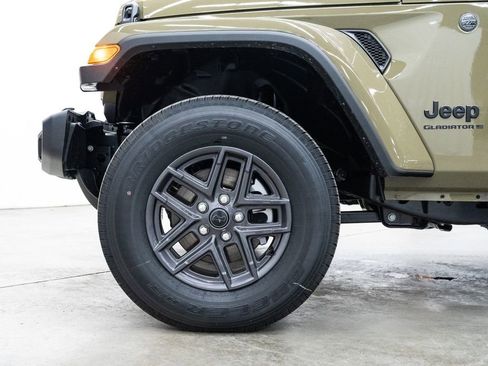 New 2026 Jeep Gladiator Sport image 7