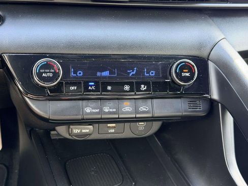 Used 2025 Hyundai Elantra Sport image 5