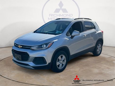 Used 2022 Chevrolet Trax LT w/ Driver Confidence Package image 7