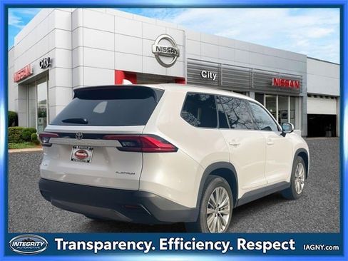 Used 2024 Toyota Grand Highlander XLE image 5