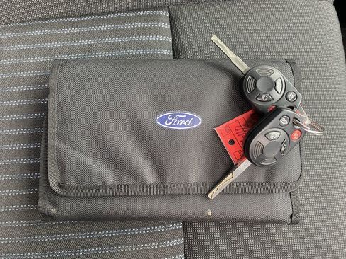 Used 2016 Ford Transit 150 XLT image 15