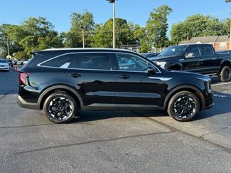 New 2025 Kia Sorento S video 2