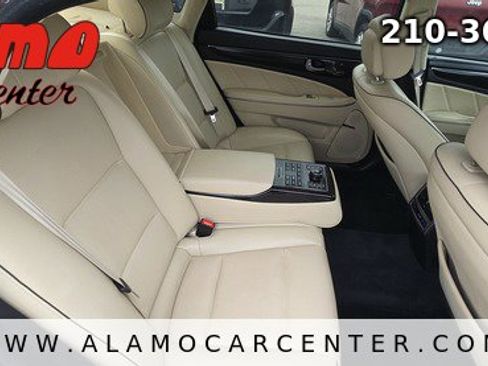 Used 2016 Hyundai Equus Signature RWD image 20