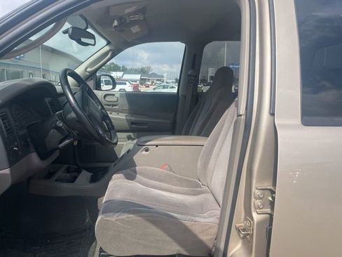 Used 2004 Dodge Dakota SLT w/ Deluxe Convenience Group AWD/4WD image 11
