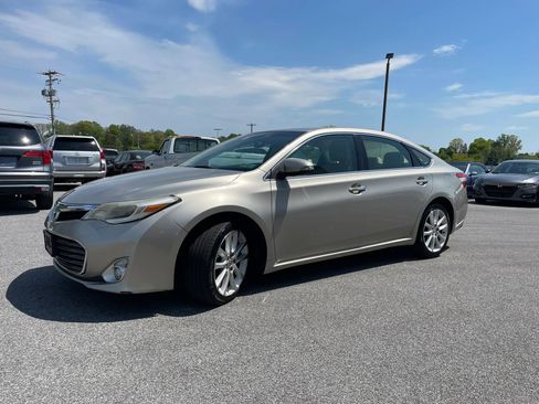 Used 2013 Toyota Avalon XLE Touring FWD image 7