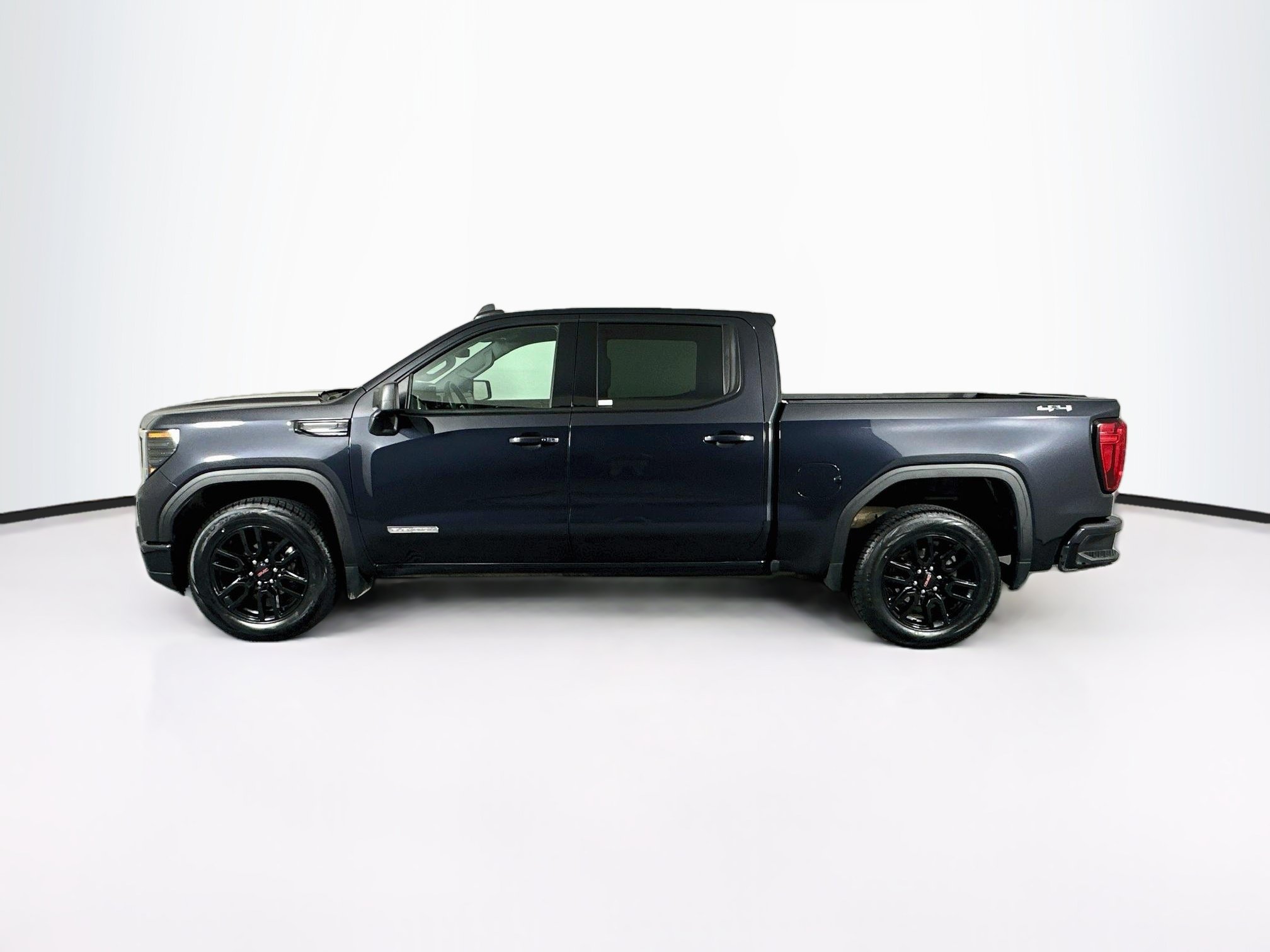 Used 2024 GMC Sierra 1500 Elevation AWD/4WD image 4
