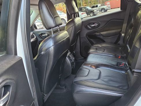 Used 2023 Jeep Cherokee Altitude Lux image 6