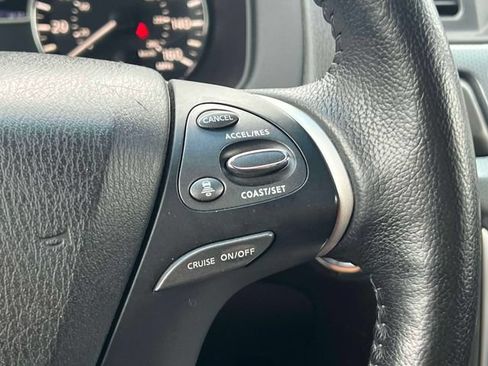 Used 2020 Nissan Pathfinder SL FWD image 24