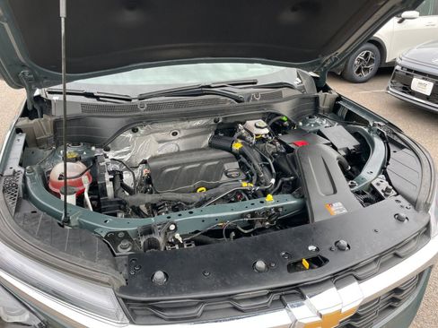 Used 2025 Chevrolet Trax LT w/ LT Convenience Package image 32