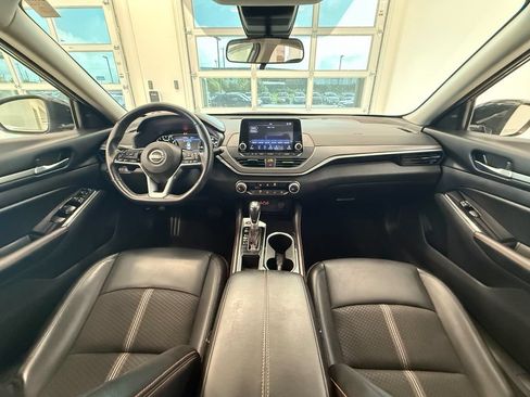 Used 2024 Nissan Altima 2.5 SR FWD image 27