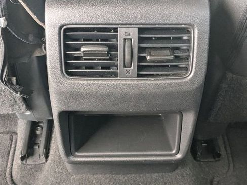 Used 2022 Nissan Rogue S image 19