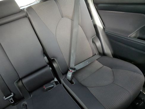 Used 2023 Toyota Highlander LE image 11