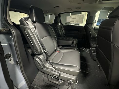 New 2026 Honda Odyssey Touring image 25