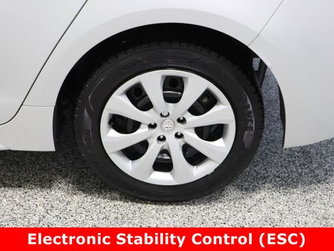 Certified 2023 Toyota Corolla LE image 10
