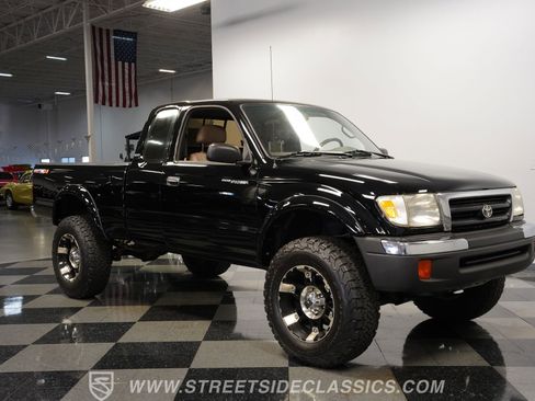 Used 1998 Toyota Tacoma 4x4 w/ SR5 Package image 16