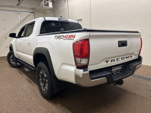 Used 2017 Toyota Tacoma 4x4 Double Cab image 4