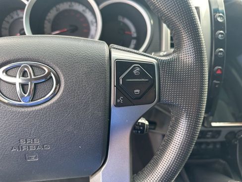 Used 2014 Toyota Tacoma w/ TRD Off-Road Package image 11