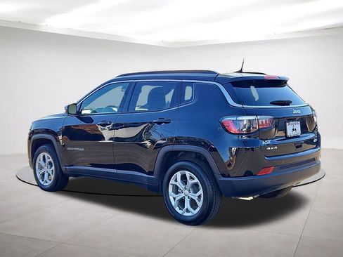 Used 2024 Jeep Compass Latitude image 5