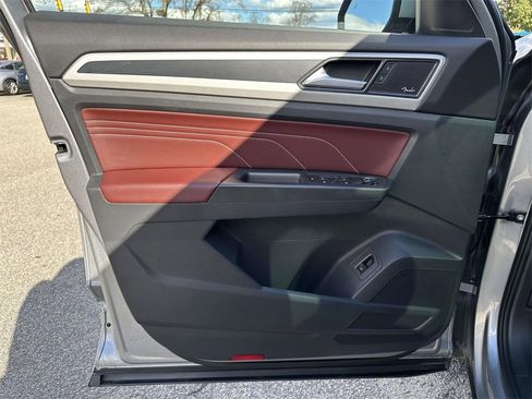 Used 2023 Volkswagen Atlas Cross Sport SEL Premium R-Line image 17