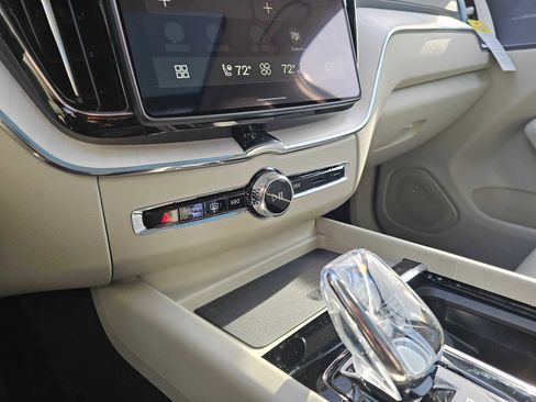 New 2026 Volvo XC60 B5 Ultra w/ Protection Package Premier image 29