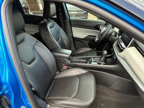 Used 2025 Jeep Compass Limited image 32