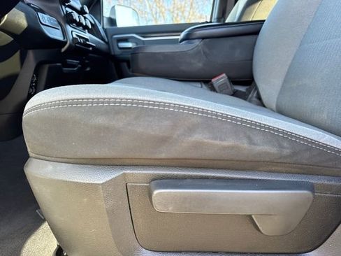 Used 2022 RAM 2500 Big Horn w/ Cold Weather Group image 12