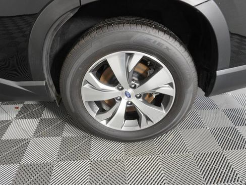 Used 2024 Subaru Ascent Premium w/ Convenience Package image 18