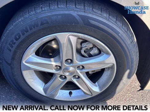 Used 2022 Chevrolet Malibu LT FWD image 7