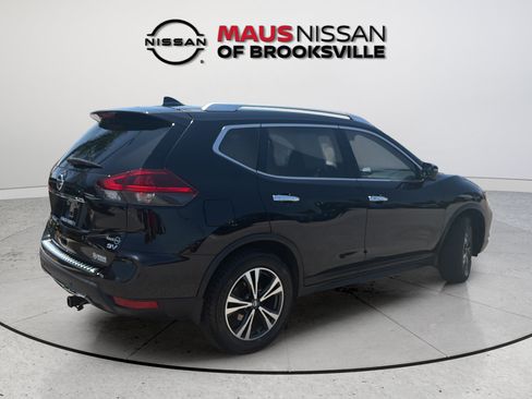 Used 2019 Nissan Rogue SV w/ Premium Package FWD image 13