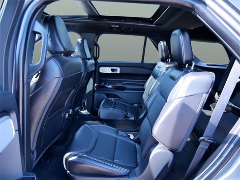 Used 2023 Ford Explorer ST w/ Equipment Group 401A image 11