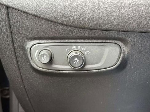 Used 2019 Chevrolet Equinox LT w/ Driver Convenience Package FWD image 19