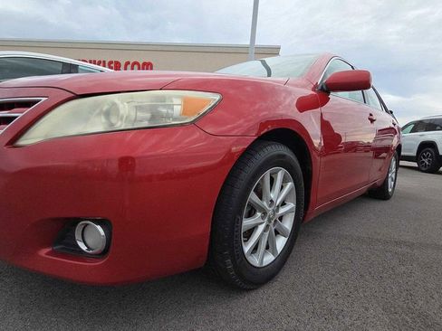 Used 2011 Toyota Camry LE image 2