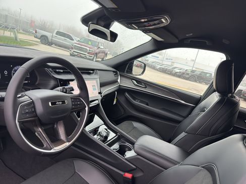 New 2026 Jeep Grand Cherokee L 4WD image 24