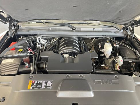 Used 2019 GMC Yukon XL SLT image 11