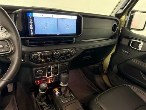 Used 2025 Jeep Wrangler Unlimited Rubicon 392 image 21