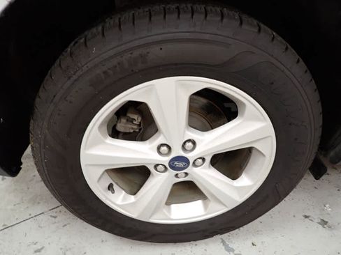 Used 2019 Ford Edge SE image 7