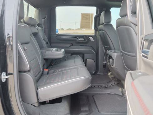 Used 2024 GMC Sierra 2500 AT4X image 50