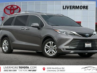 Used 2023 Toyota Sienna Platinum