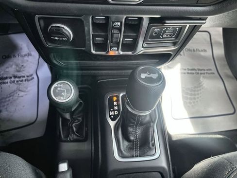 Used 2026 Jeep Wrangler Unlimited Sahara AWD/4WD image 22