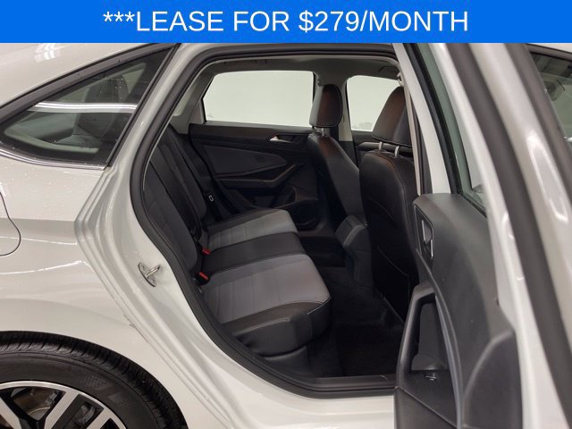 Used 2026 Volkswagen Jetta SE FWD image 10