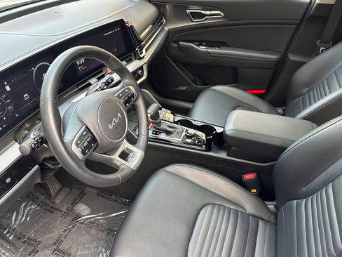 Used 2024 Kia Sportage SX image 9