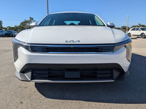 New 2025 Kia K4 GT-Line Turbo FWD image 3